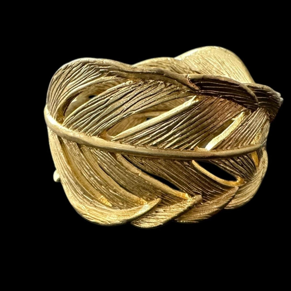 Vintage Gold Leaf Design Hinged Bracelet