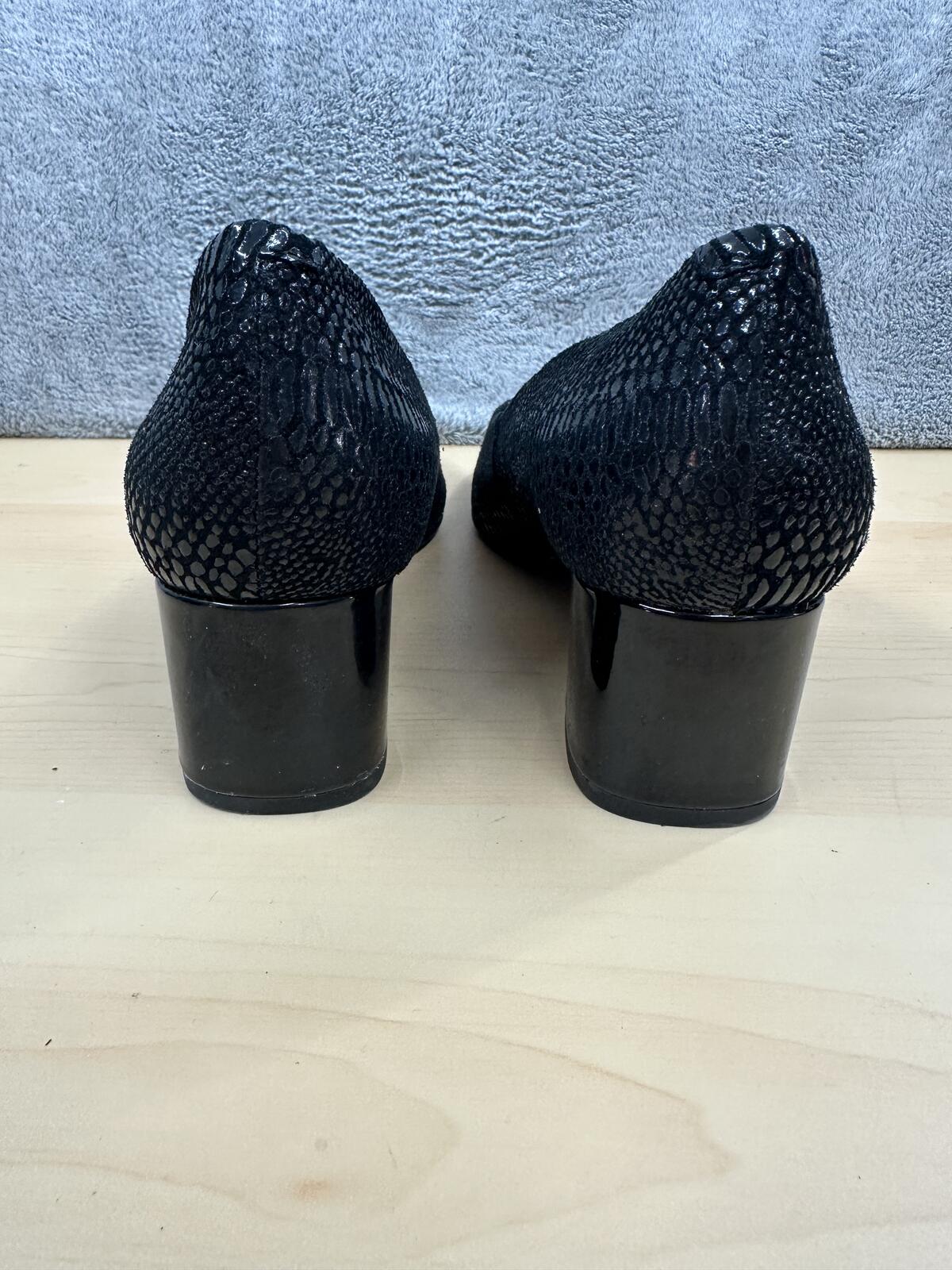 Trotters Black Textured Low Heel Pumps Classic Comfortable Office Casual Shoes