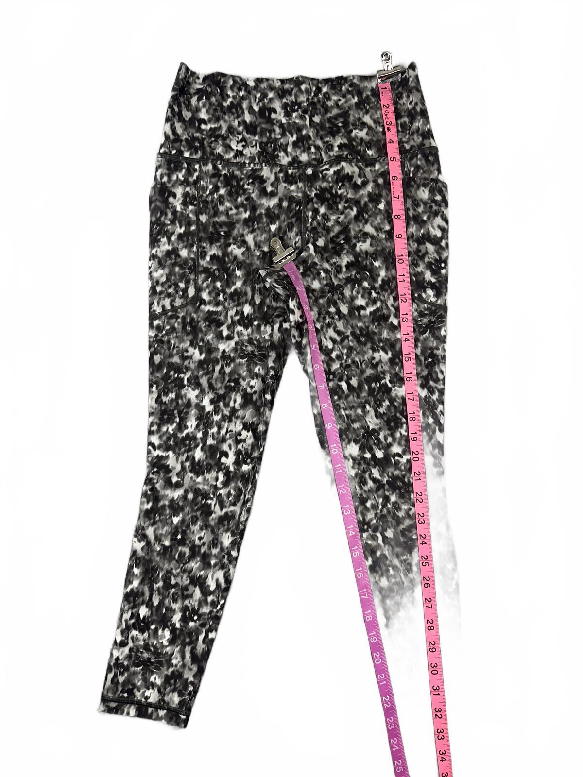 Athleta Salutation Stash 7/8 Tight Leggings Black White Abstract Print