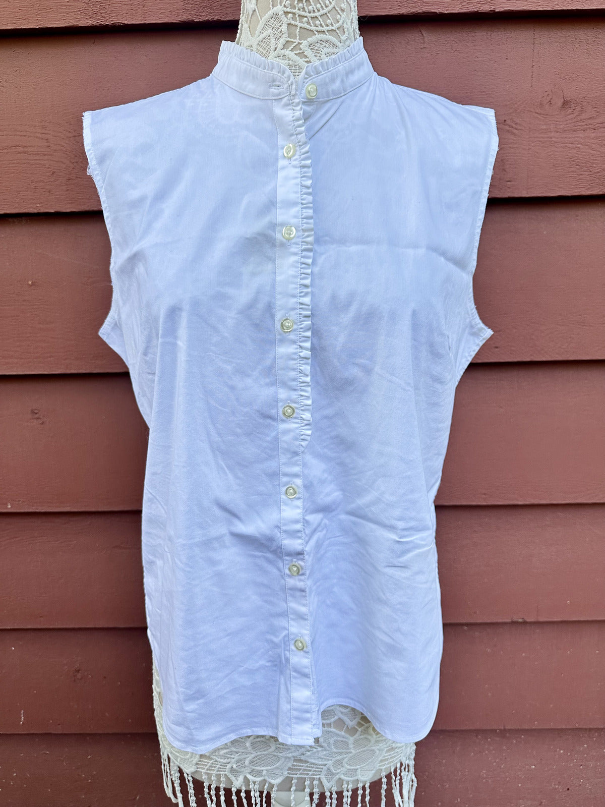 Lands' End White Sleeveless Button Up Shirt with Ruffle Collar