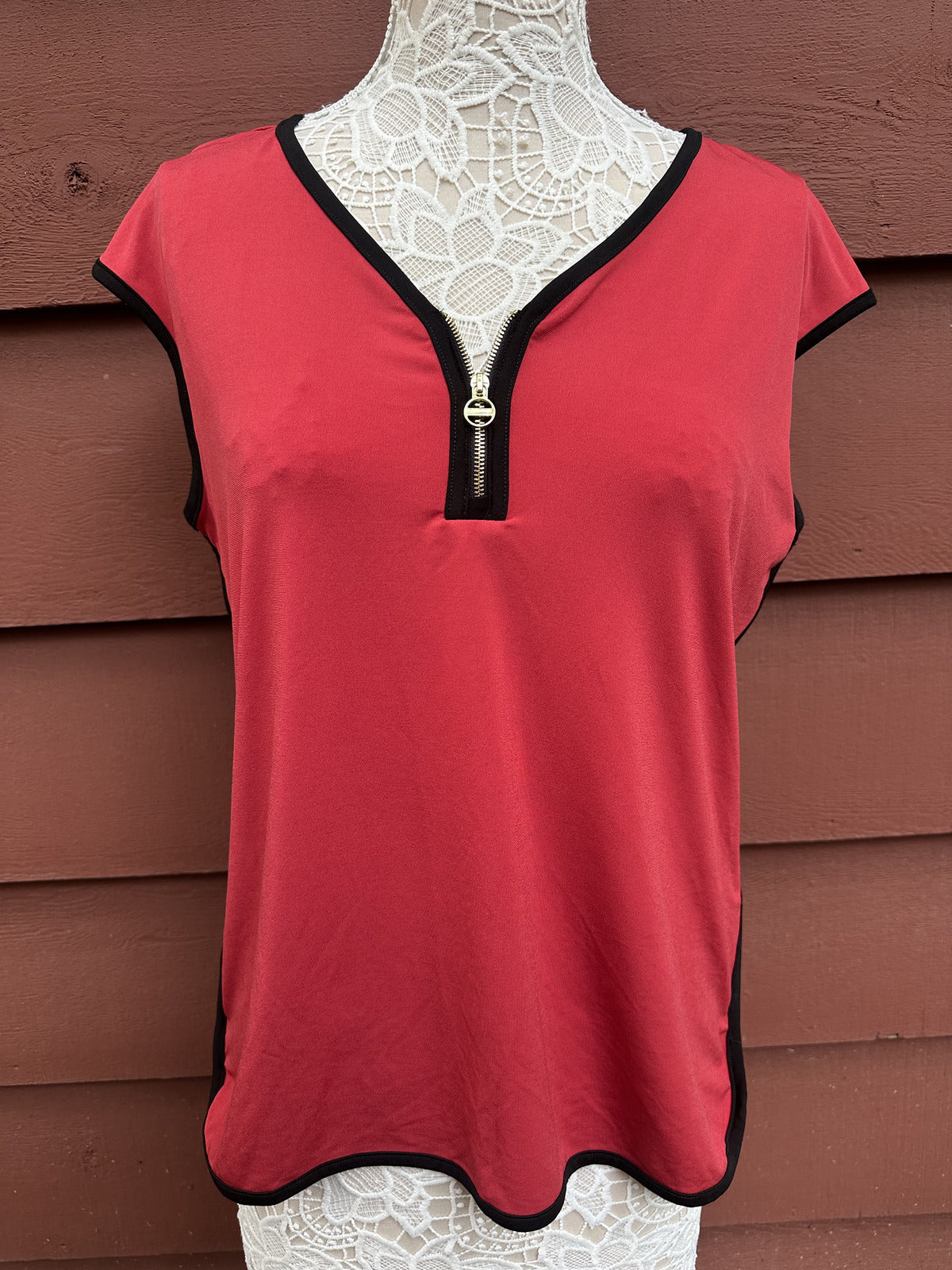 Carmen Marc Valvo Red Sleeveless Blouse with Black Trim and Zip Front
