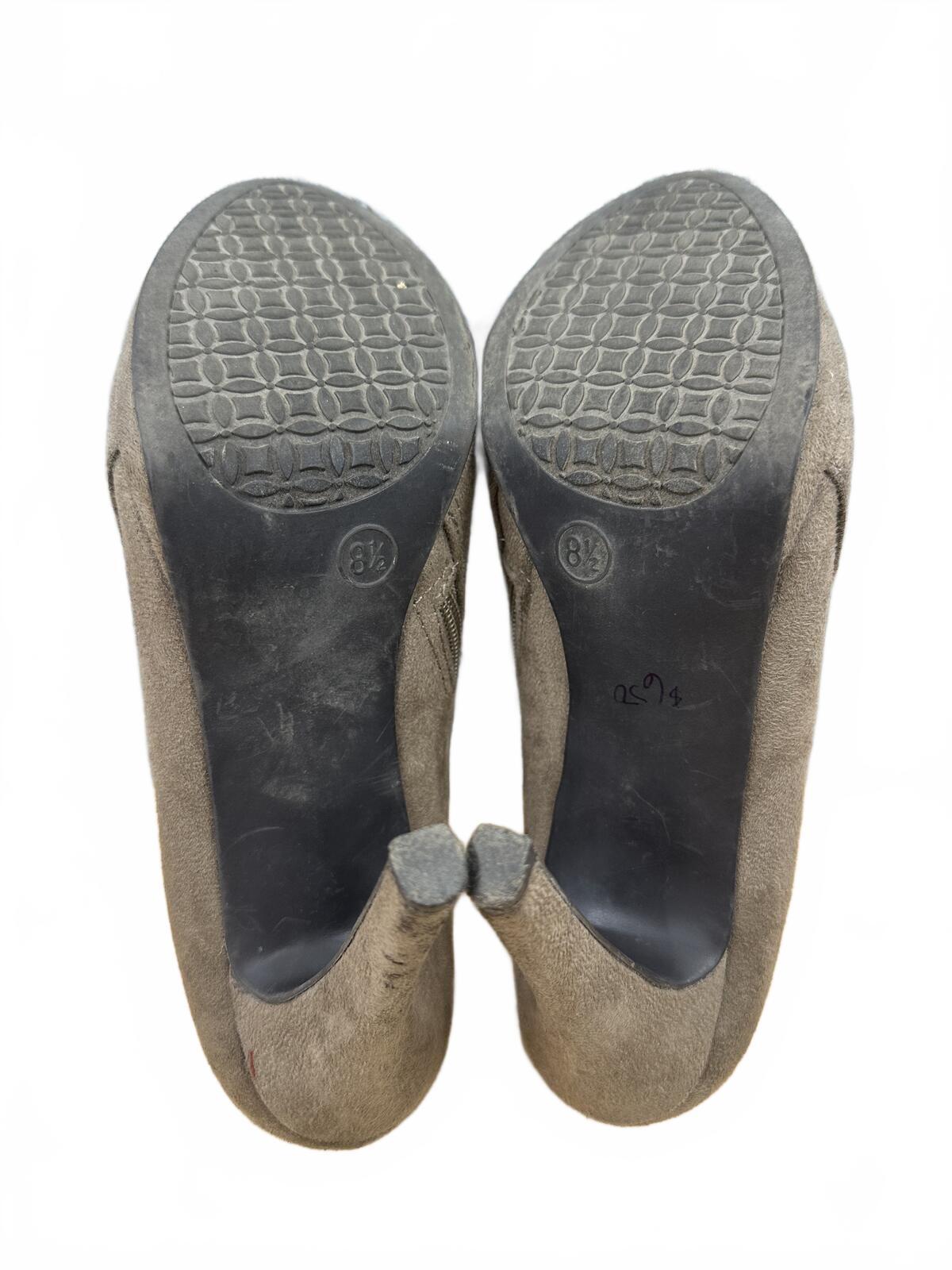 Merona Gray Suede Ankle Booties Minimalist Fall Fashion with Mid Heel