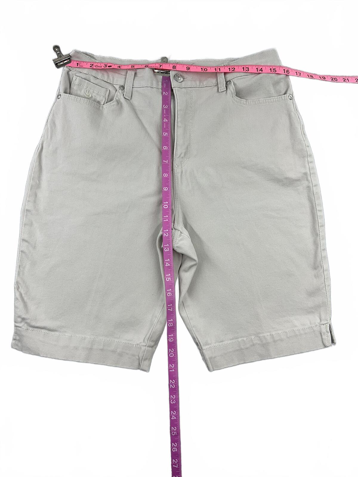 Gloria Vanderbilt Light Gray Embroidered Back Pocket Casual Shorts