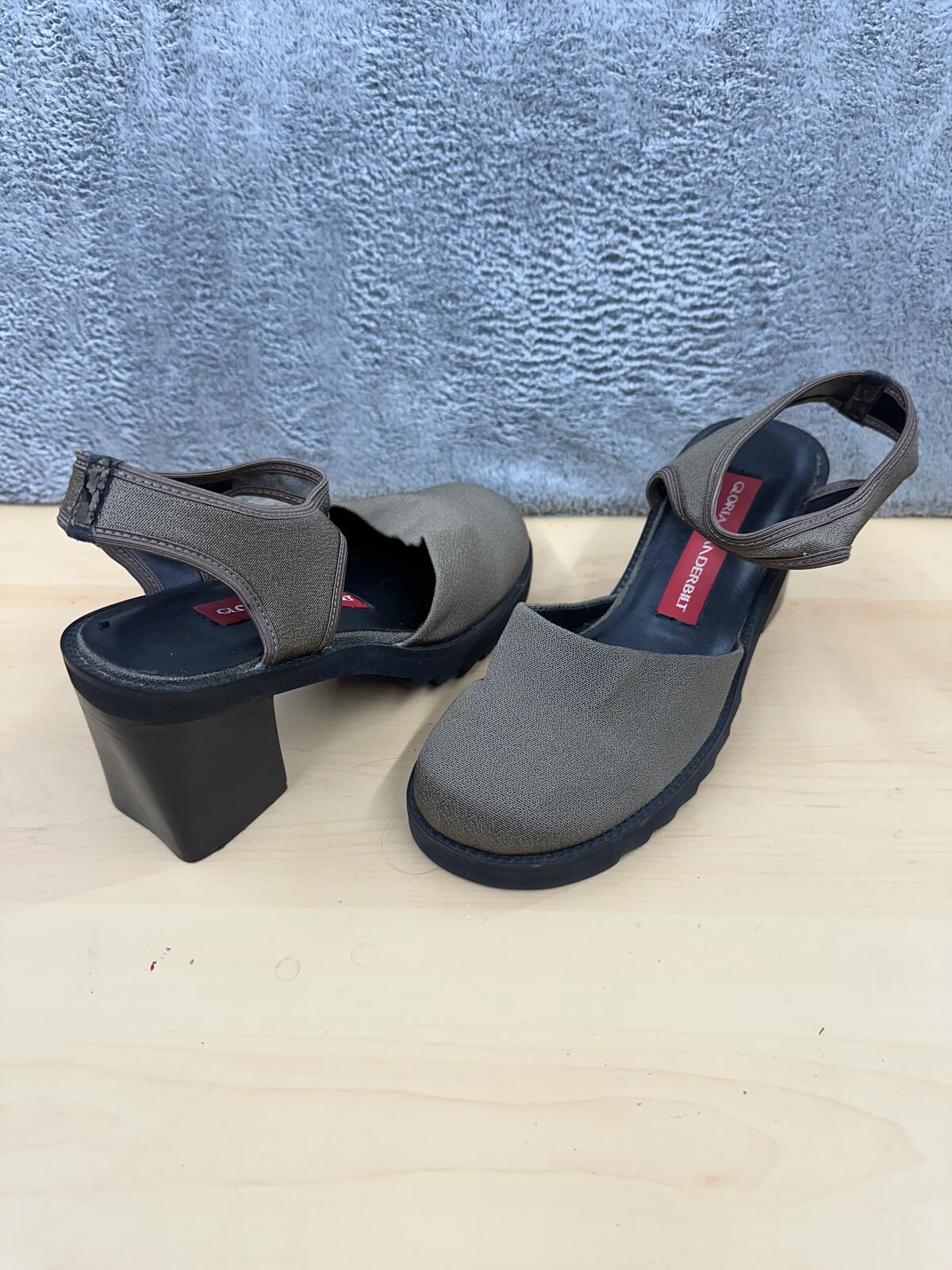 Gloria Vanderbilt Chunky Heel Ankle Strap Sandals in Brown and Black