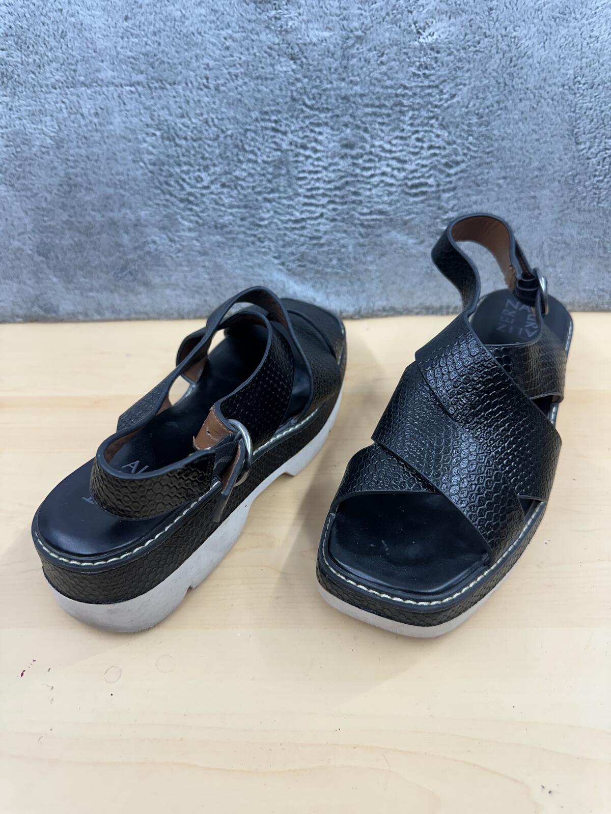 Naturalizer Black Textured Platform Sandals Chunky Sole Adjustable Ankle Strap