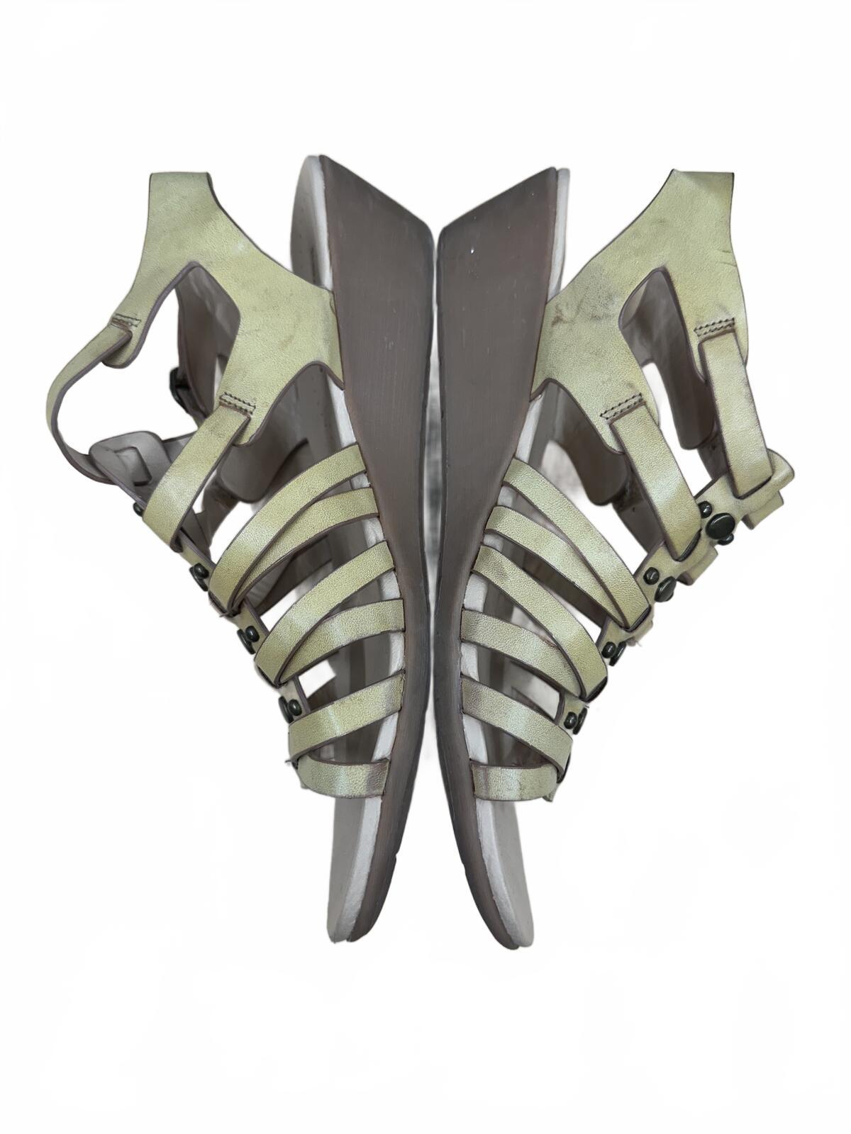 Baretraps Strappy Gladiator Wedge Sandals Beige Brown Y2K Boho Festival