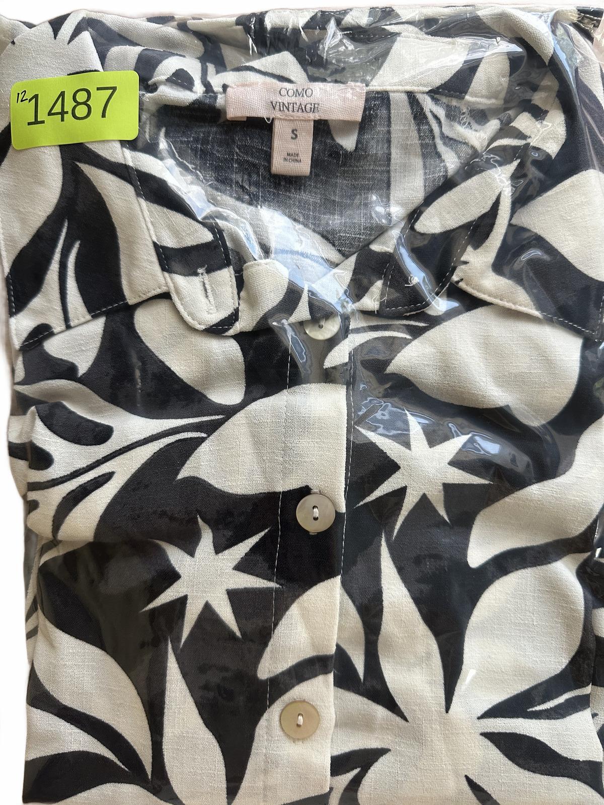 Como Vintage Black and White Floral Button Up Shirt