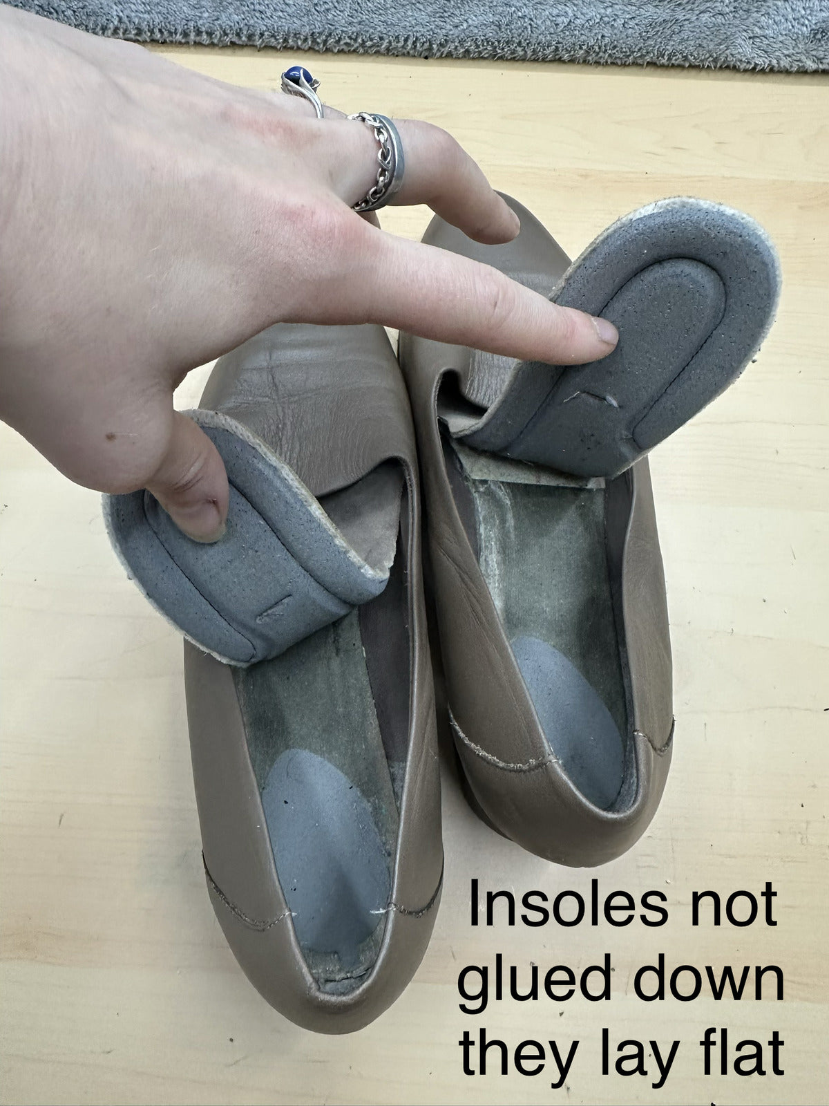 Easy Spirit Classic Taupe Leather Slip On Flats