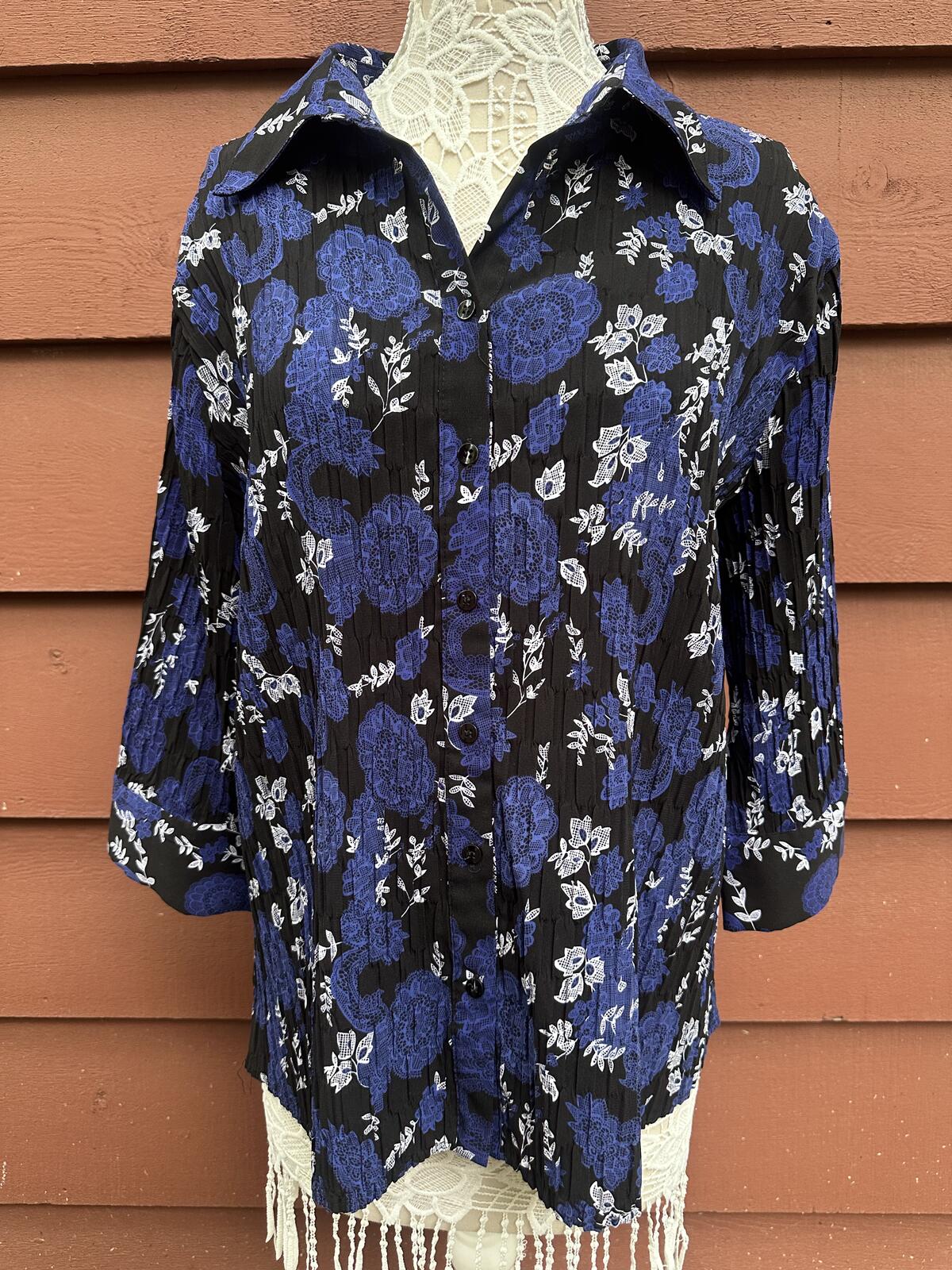 Apt. 9 Floral Print Button Up Blouse in Black Blue White Y2K Whimsigoth
