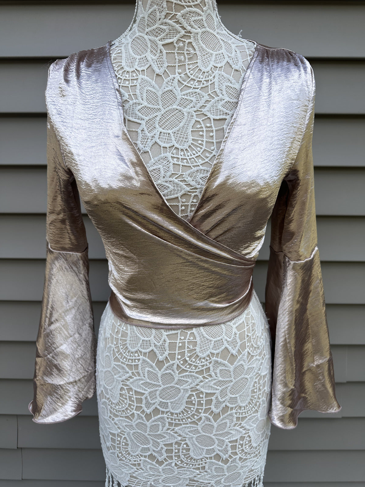 NWT La Garza Boutique Metallic Bell Sleeve Tie Front Blouse