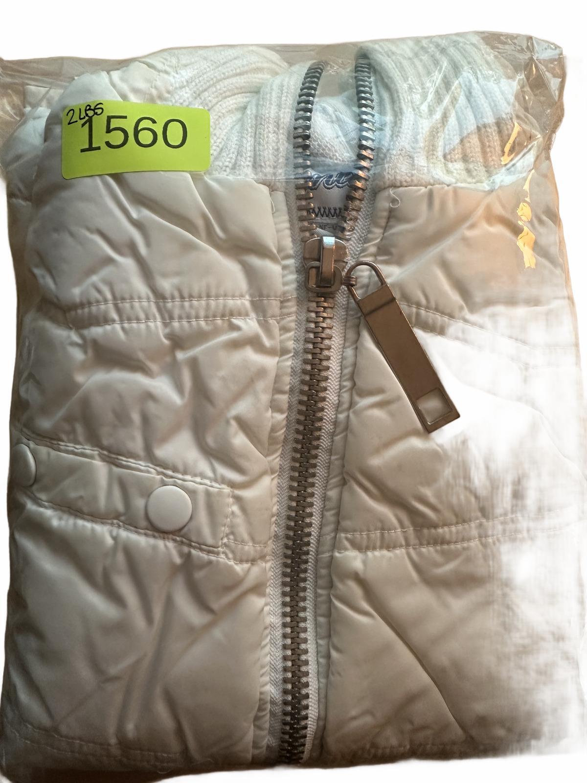 Vanity White Quilted Hooded Vest Sporty Casual Layering Piece