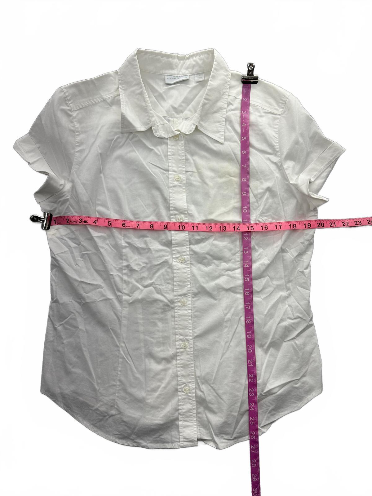 New York & Company White Button Up Shirt Classic Tailored Fit Short Sleeve
