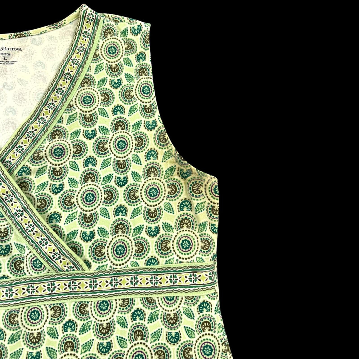 Croft & Barrow Green Geometric Medallion Surplice Tank