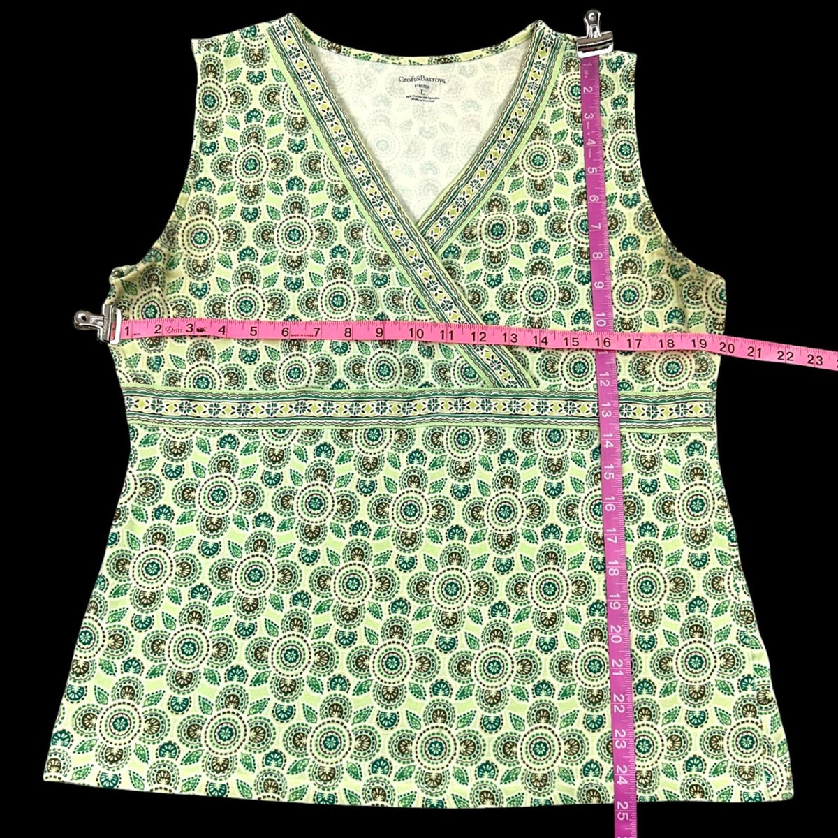 Croft & Barrow Green Geometric Medallion Surplice Tank