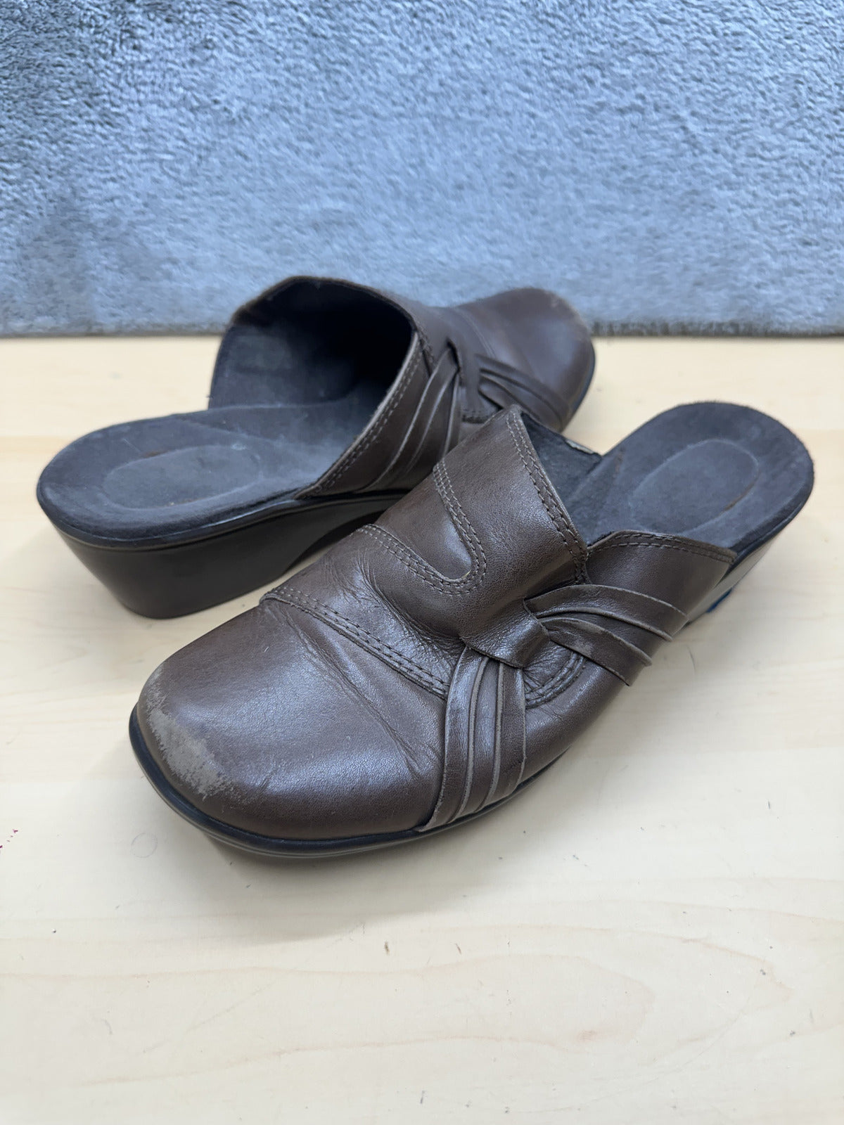 Clarks Brown Leather Slip On Mules Vintage Style Comfortable Casual Semi Formal