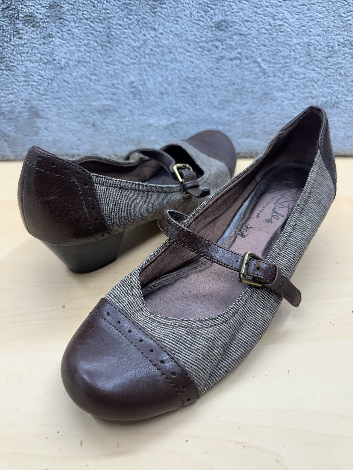 Lifestride Vintage Style Mary Jane Heels Brown and Gray Fabric Loafers Slip Ons