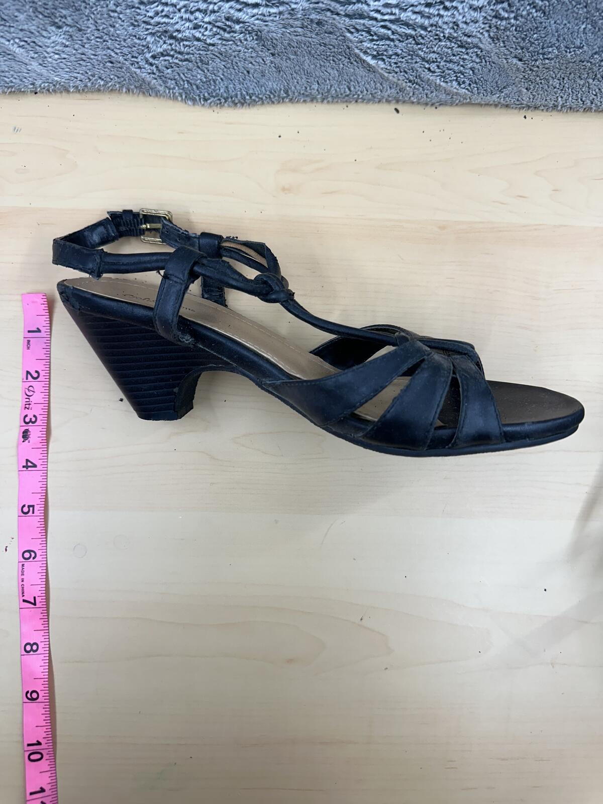 Croft & Barrow Black Strappy Slingback Heels Y2K Style Mid Heel Open Toe