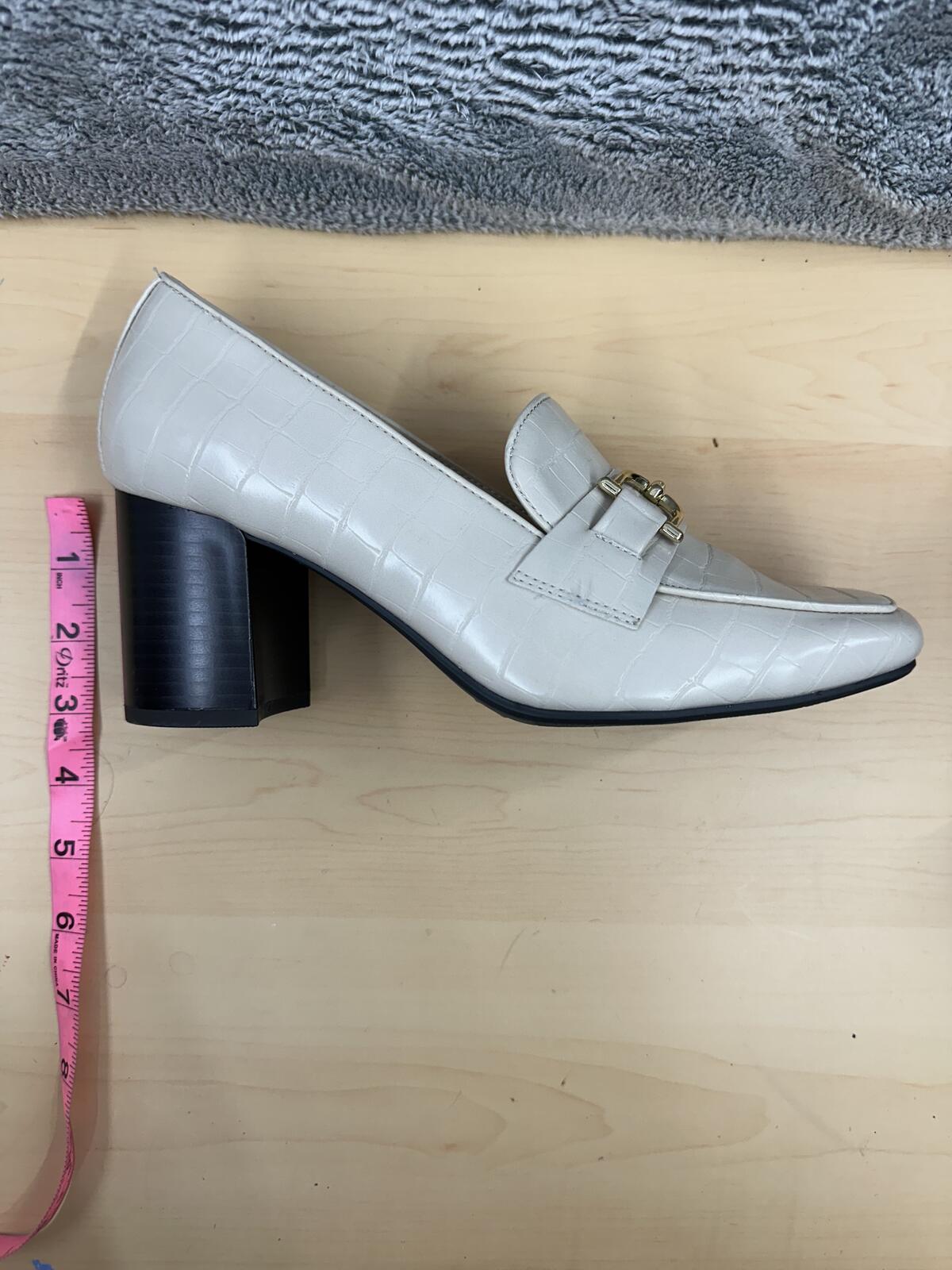 Liz Claiborne White Croc Embossed Loafer Pumps with Gold Horsebit and Block Heel