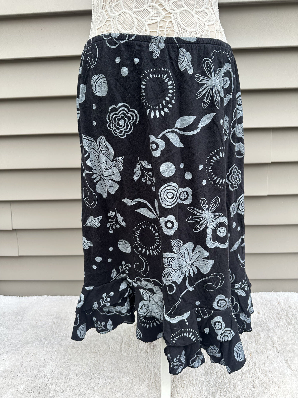 Fresh Produce Vintage Floral Ruffle Hem Black White Tiered Skirt