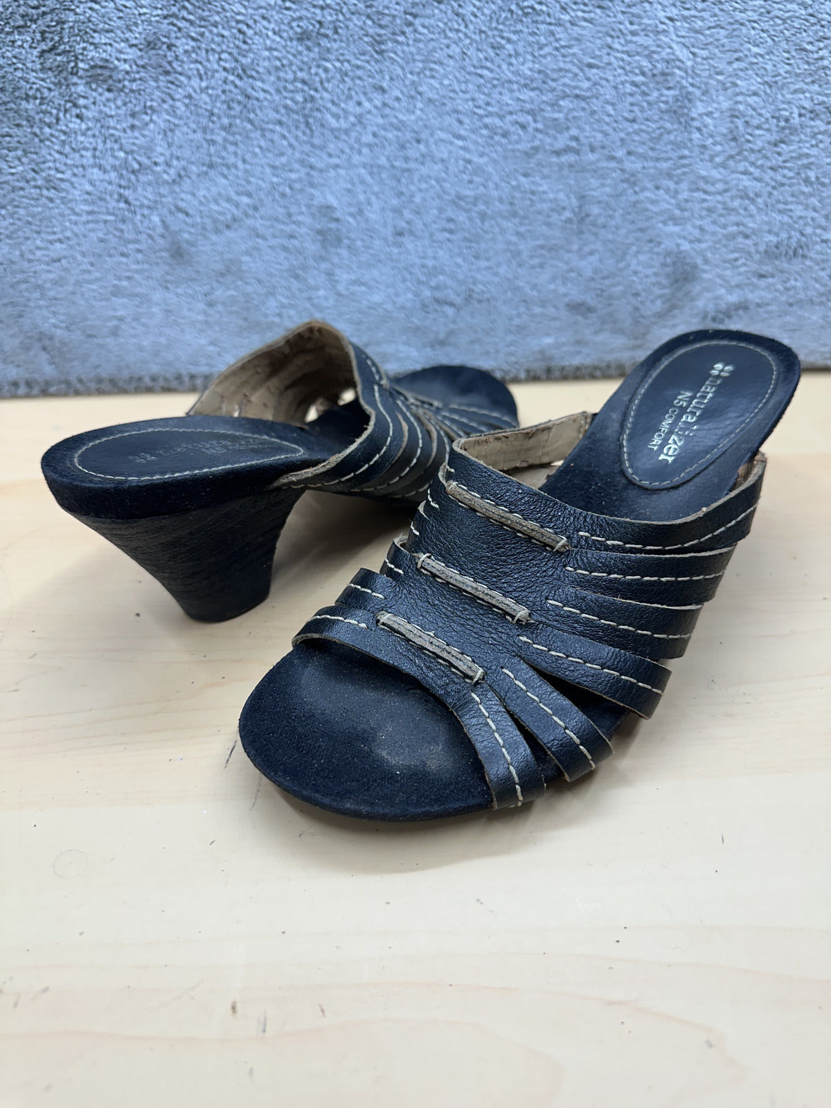 Naturalizer Black Strappy Mule Heels Classic Comfortable Mid Heel