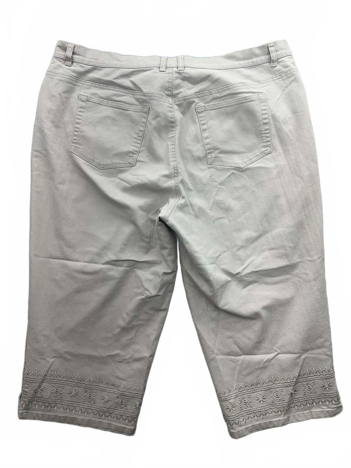 Gloria Vanderbilt White Embroidered Capri Pants