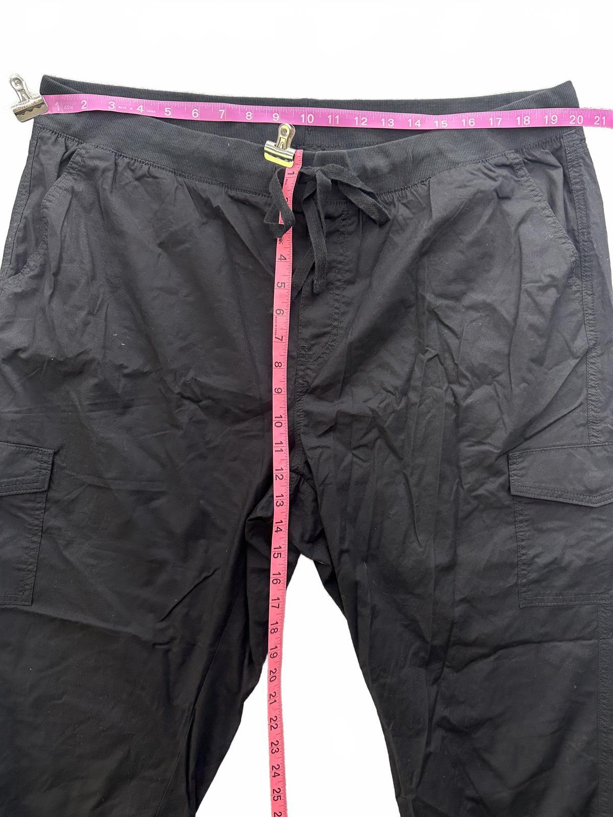 St. John's Bay Black Cargo Shorts Relaxed Fit Elastic Waist Drawstring