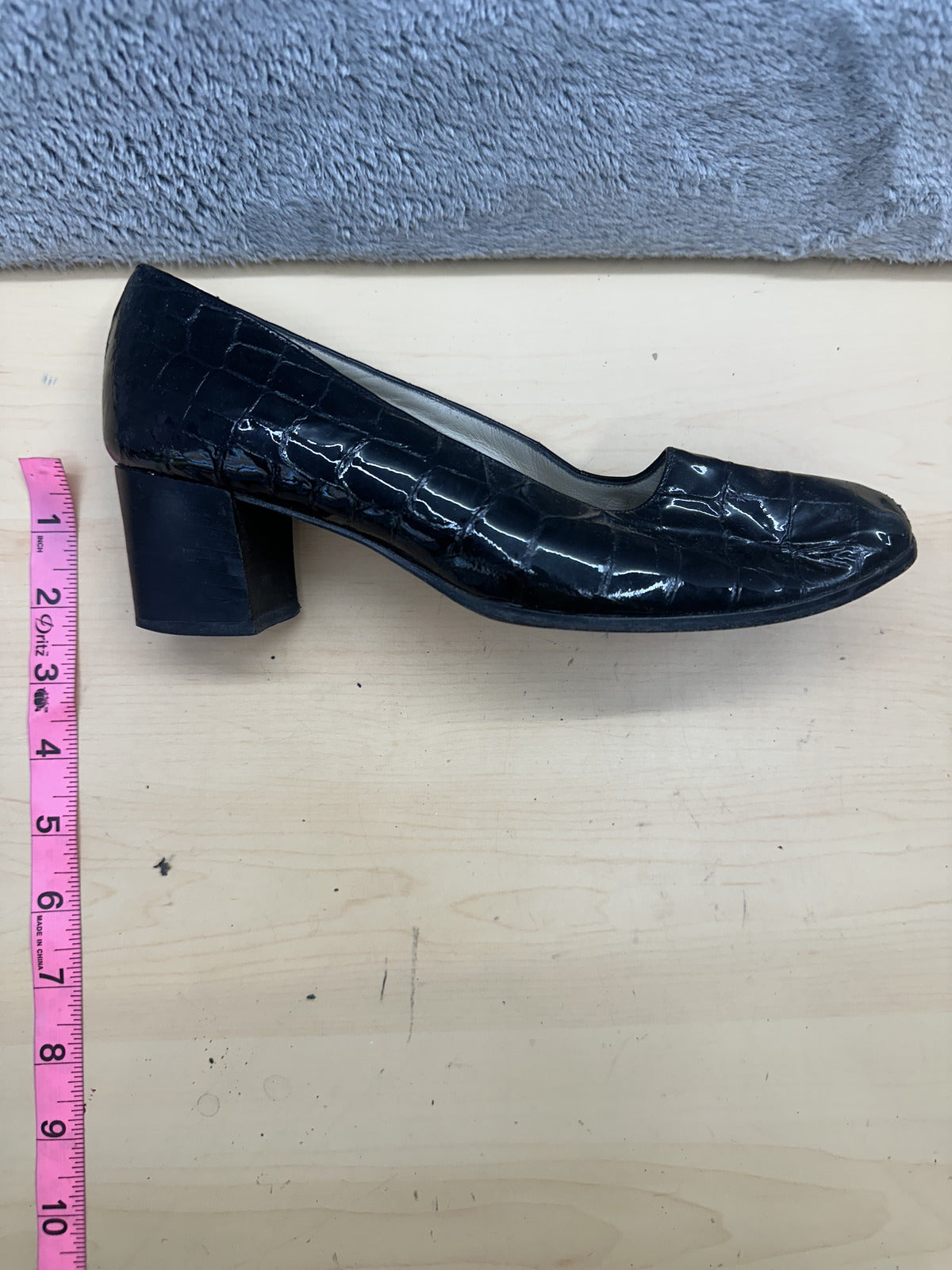 Euro Chic Black Croc Embossed Leather Pumps Vintage Retro Square Toe Block Heel