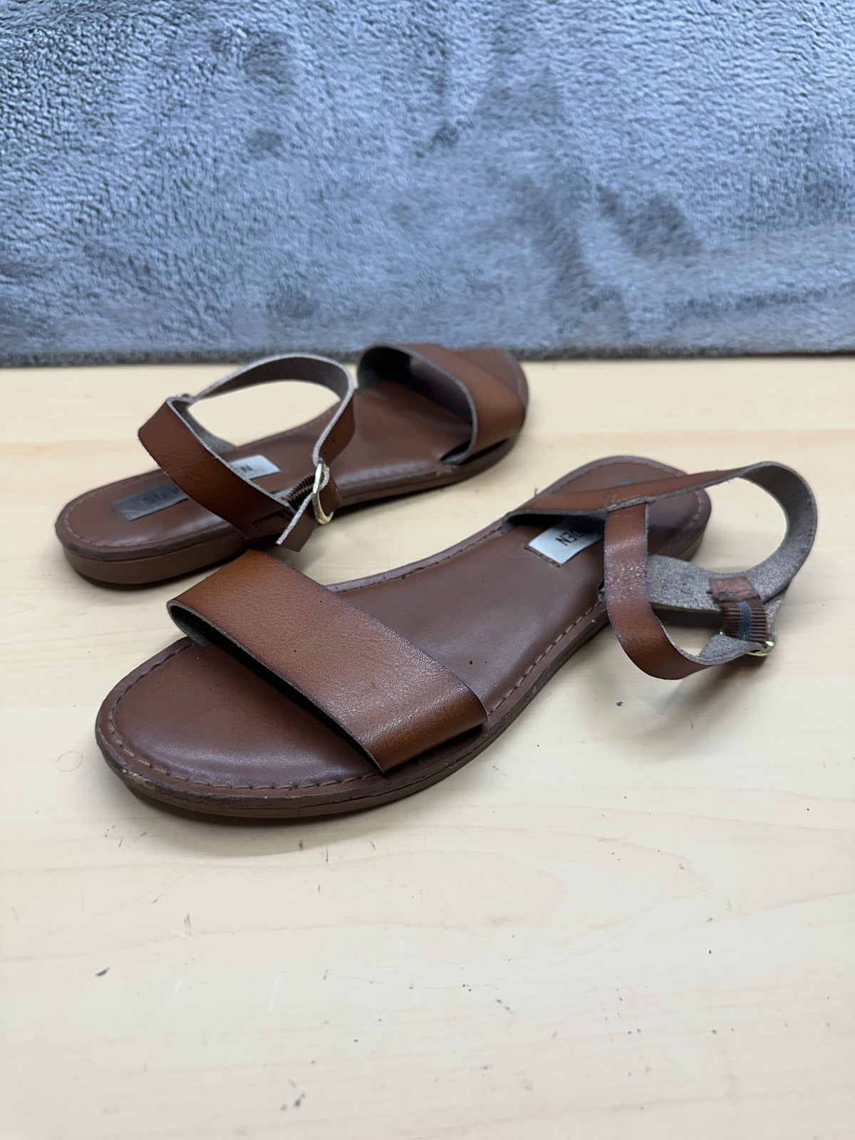 Steve Madden Brown Sandals Flat Strap Adjustable Ankle