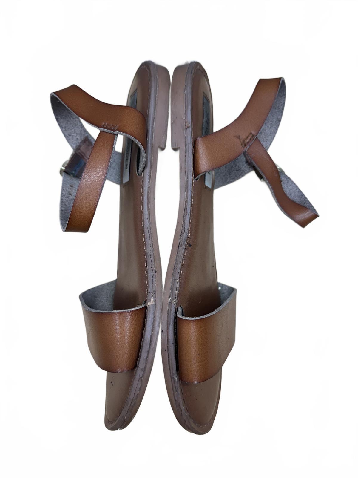 Steve Madden Brown Sandals Flat Strap Adjustable Ankle