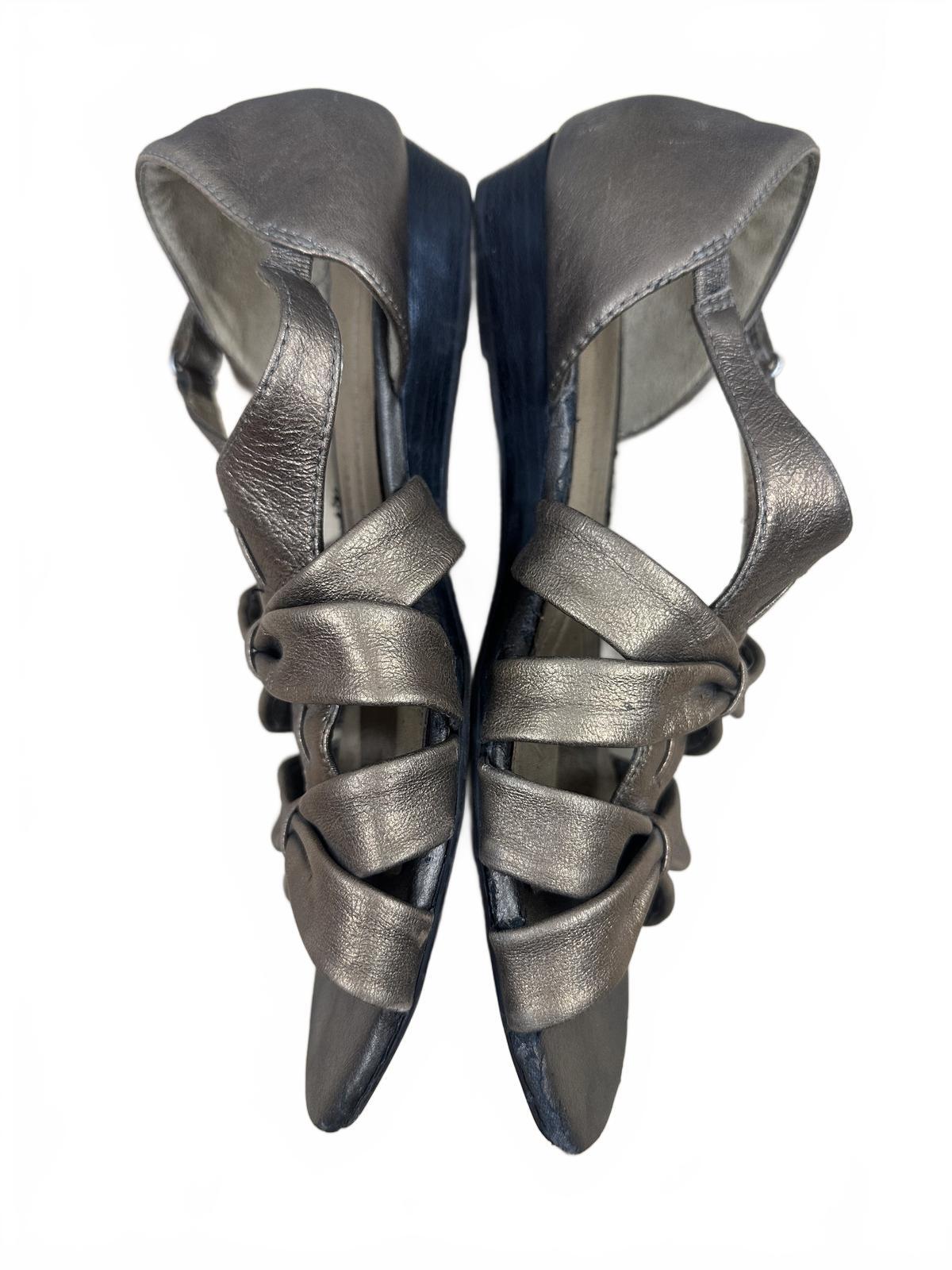 Naturalizer Metallic Gold Leather Bow Detail Slingback Sandals Casual Boho