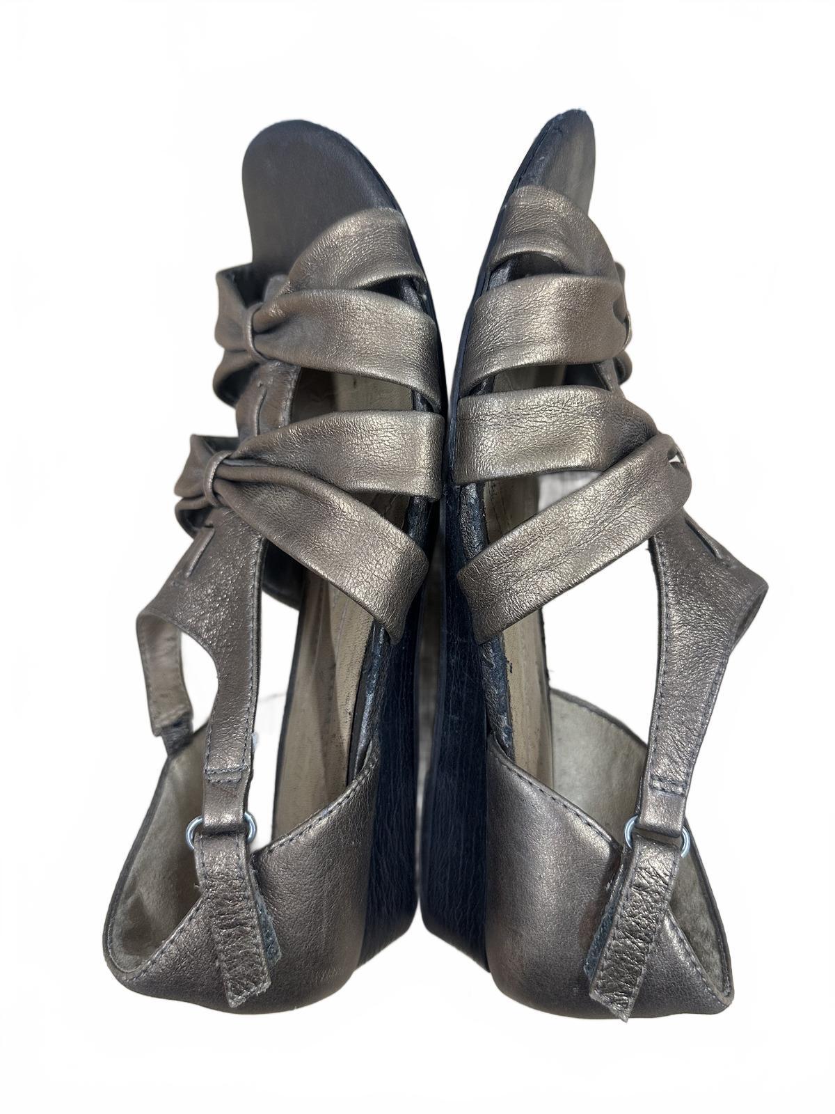 Naturalizer Metallic Gold Leather Bow Detail Slingback Sandals Casual Boho
