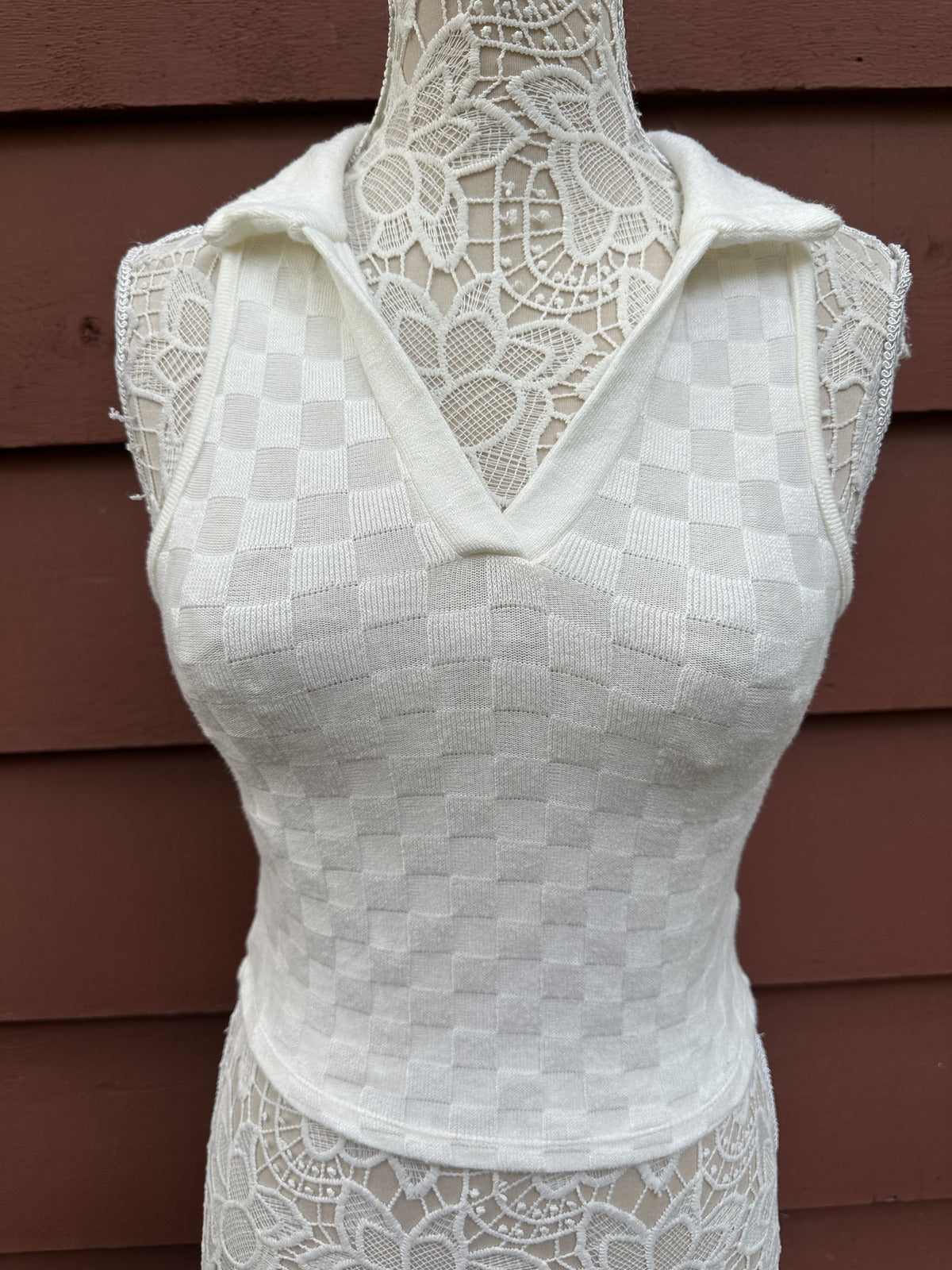 Atelier by Kirious Vintage White Sleeveless Collared Knit Top