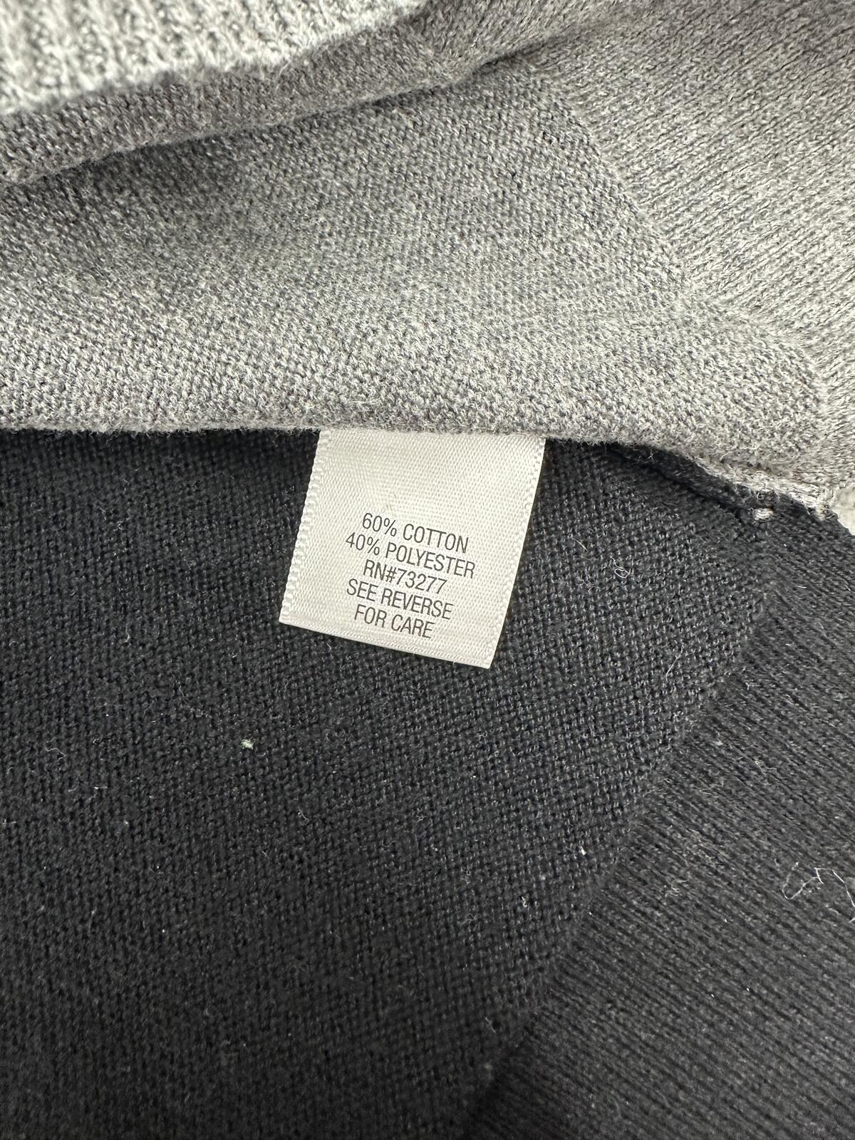 Croft & Barrow Two Tone V Neck Sweater in Gray and Black