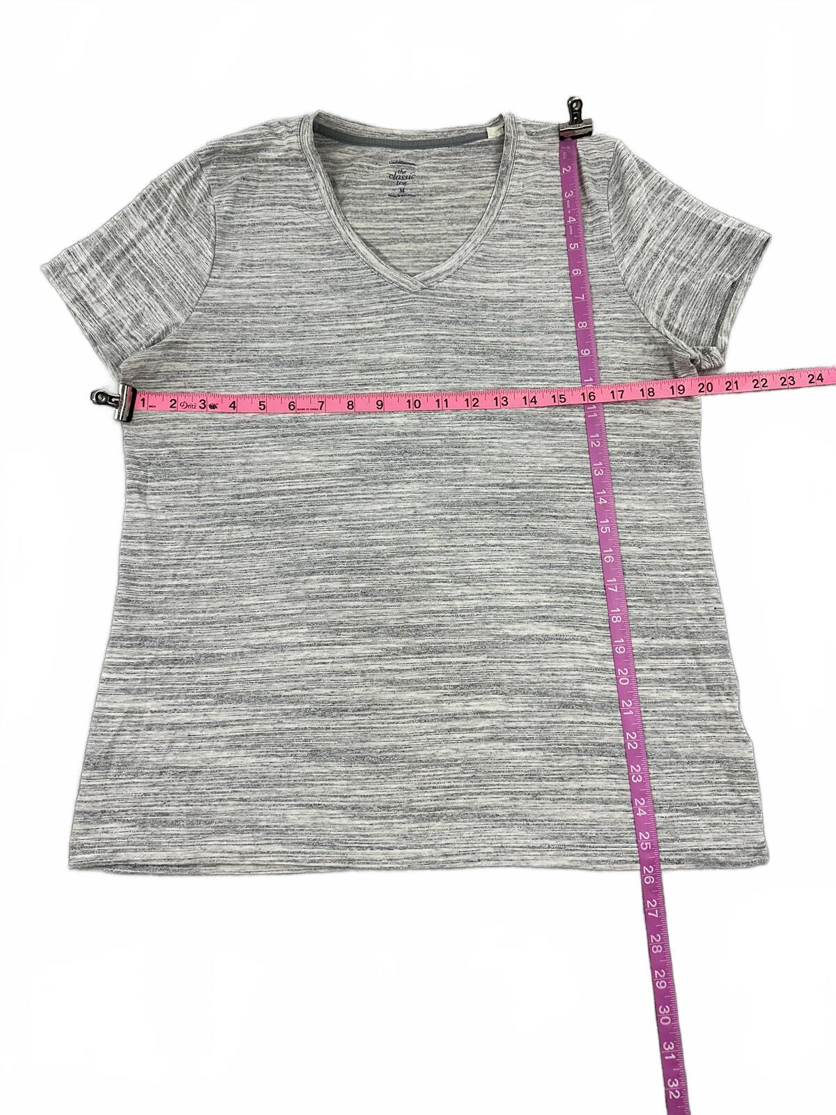 Croft & Barrow Heather Gray V Neck Classic Tee Casual Minimalist Short Sleeve