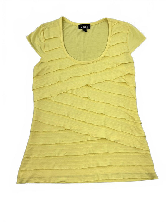 A Byer Yellow Textured Layered Scoop Neck Short Sleeve Top