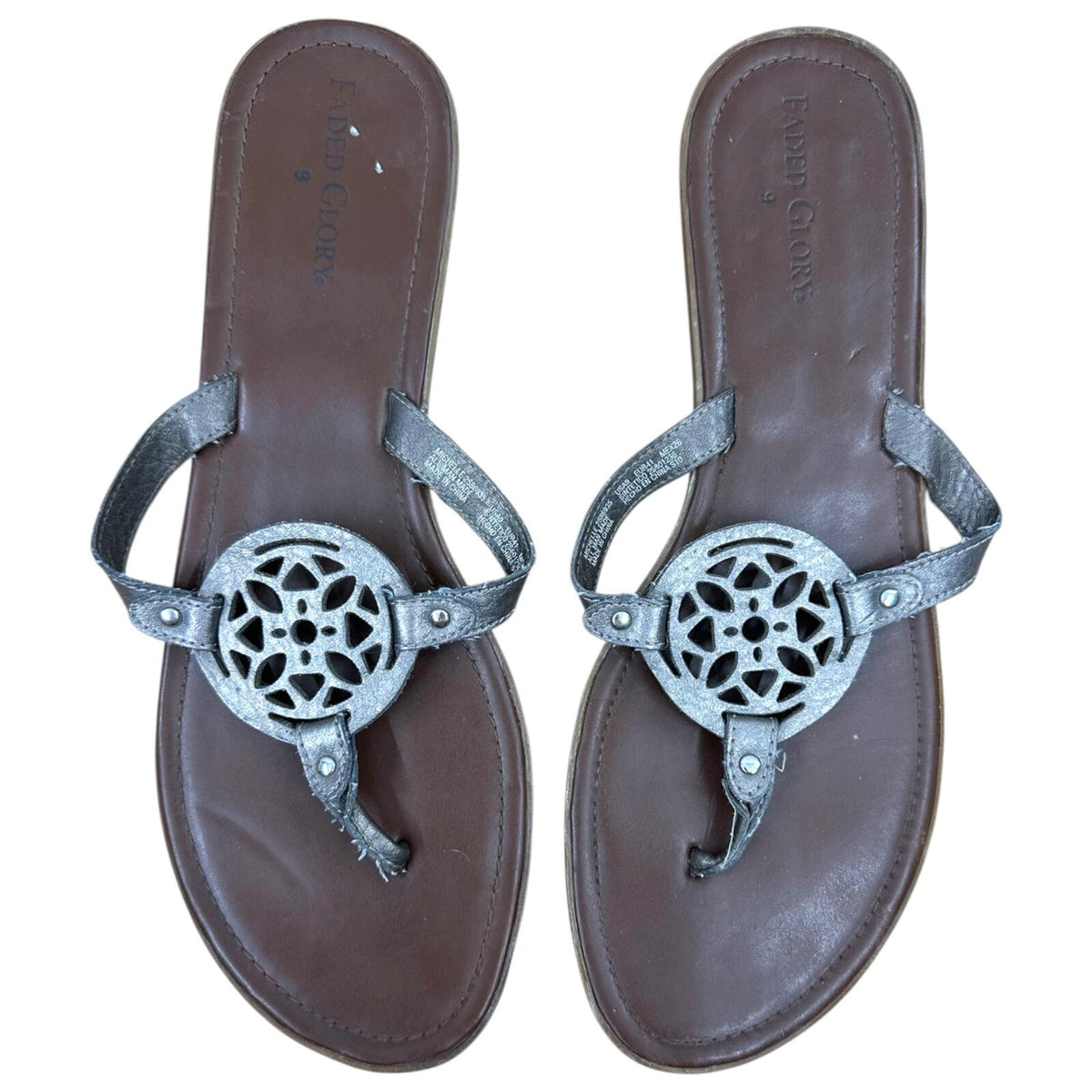 Faded Glory Silver Pewter Medallion Thong Sandals Boho Chic Y2K
