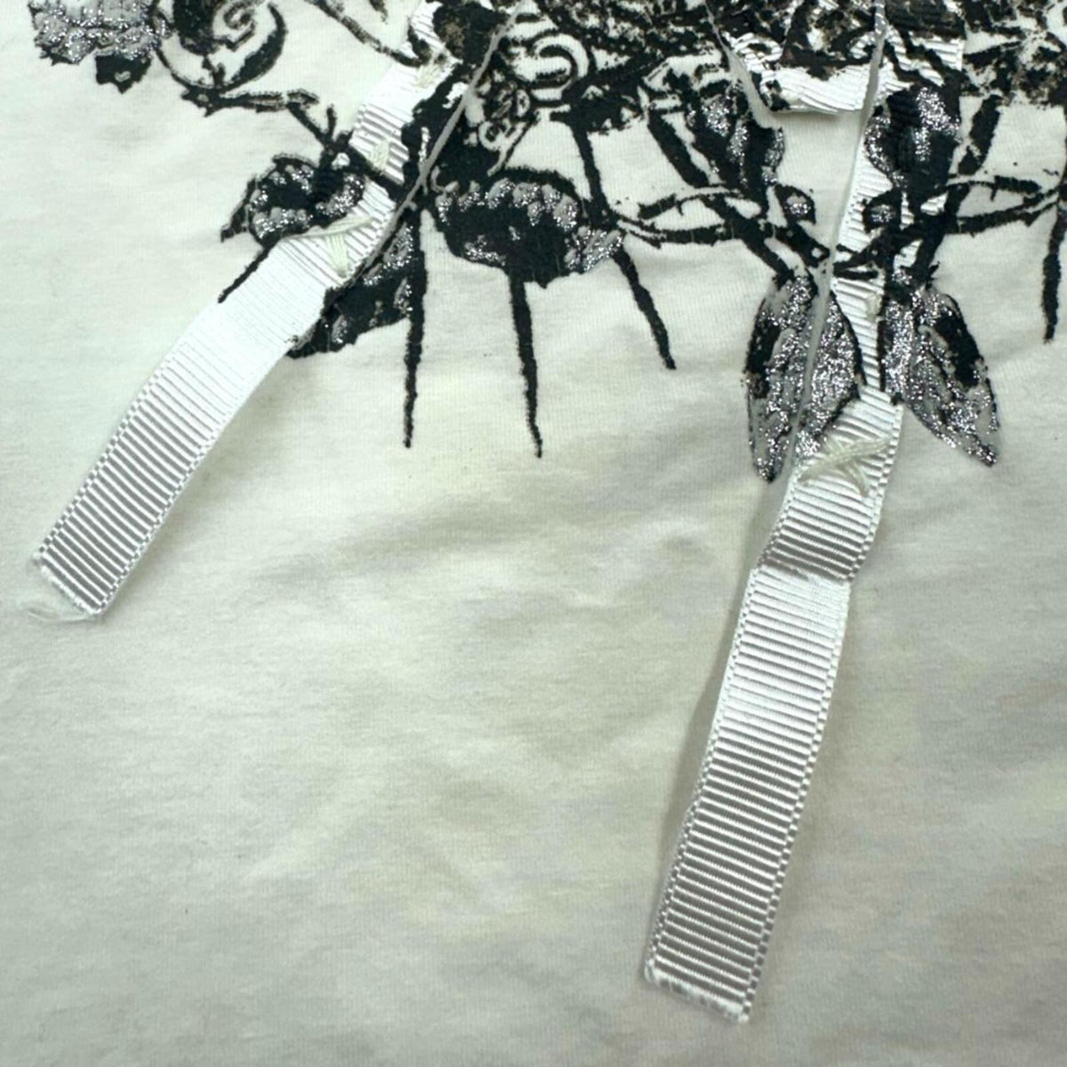 Marc by Marc Jacobs White Long Sleeve Graphic Top Y2K Indie Punk
