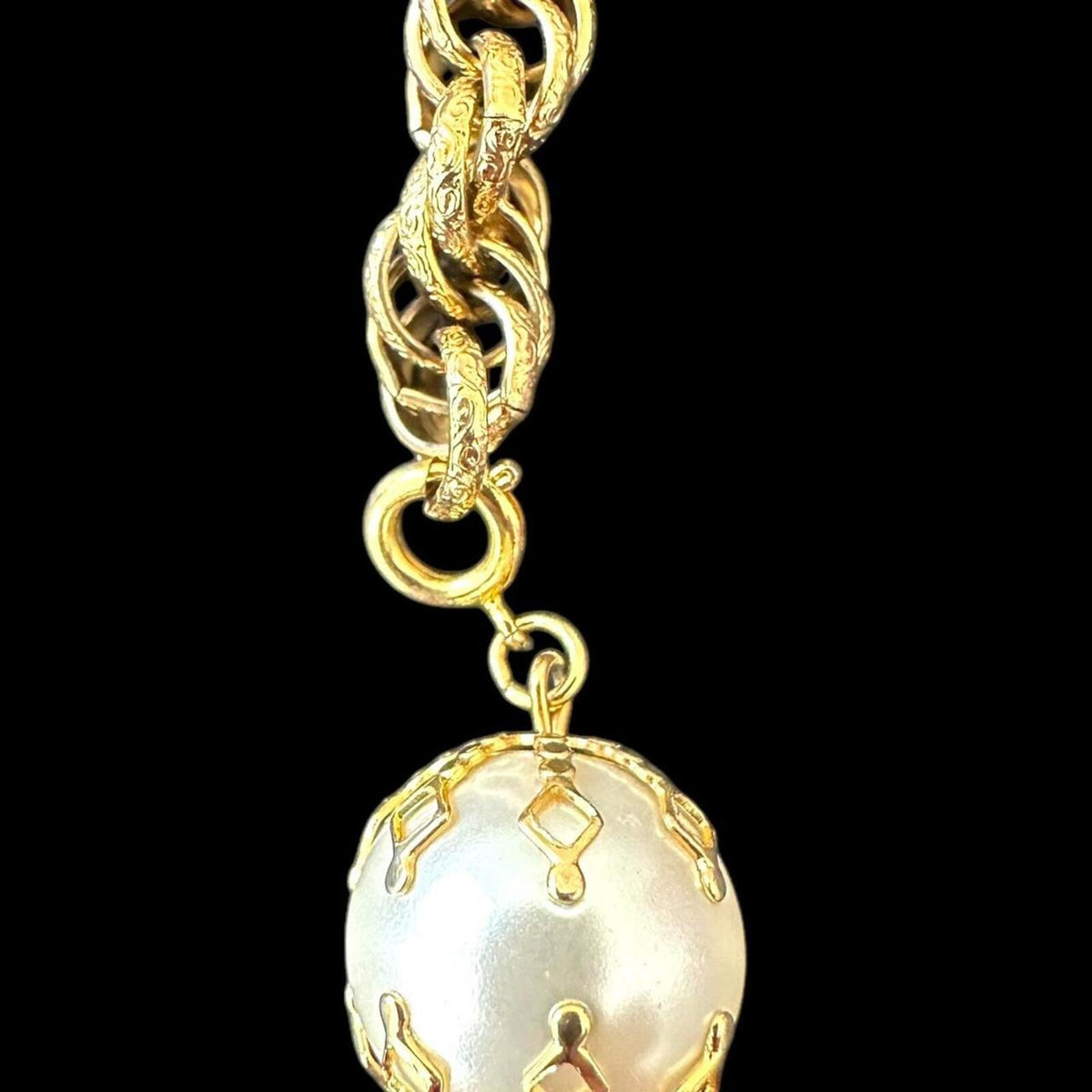 Elegant Gold Tone Rope Chain Necklace with Pearl Pendant