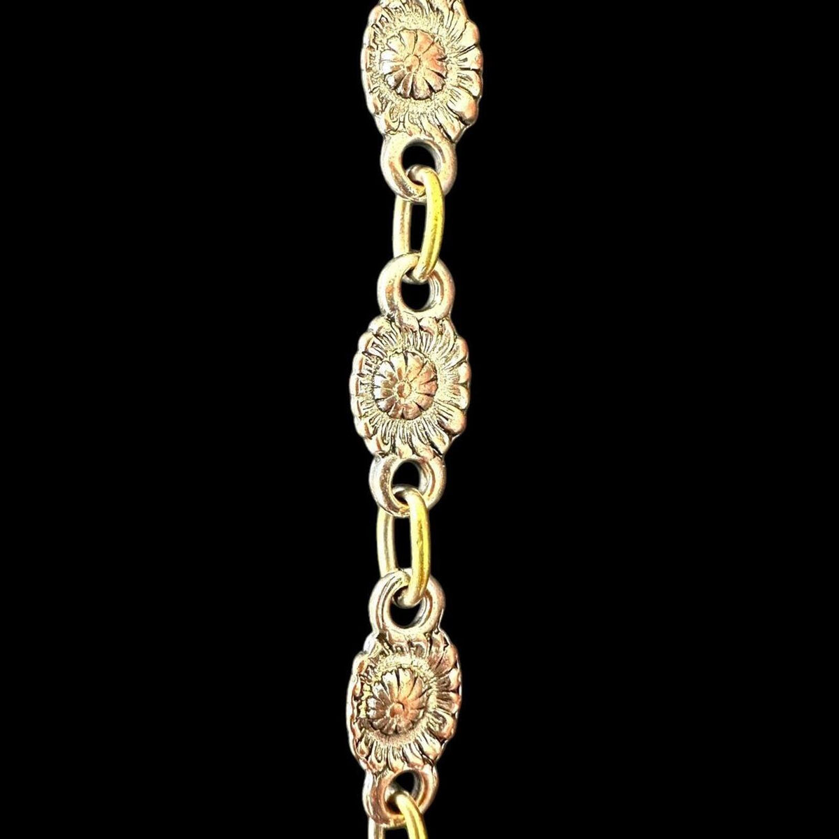 Vintage Gold Tone Daisy Link Chain Necklace