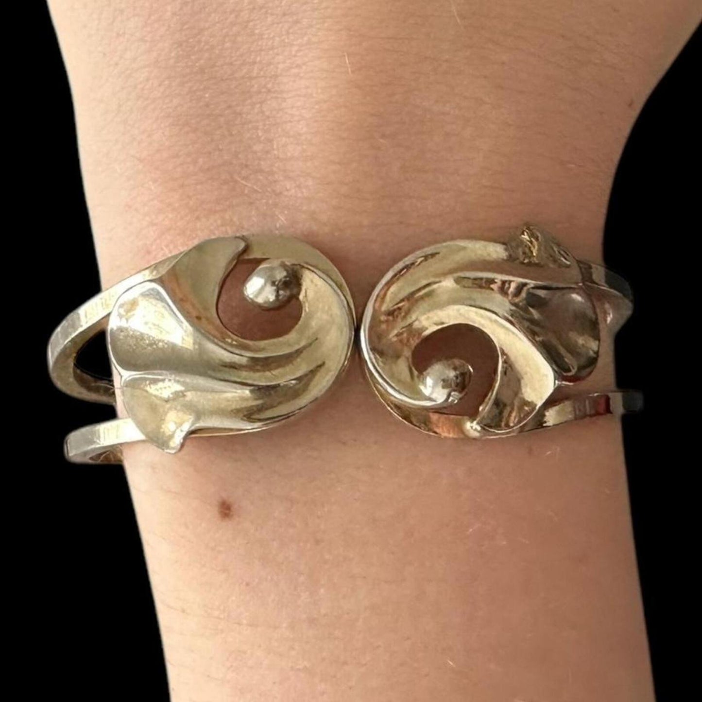Vintage Silver Tone Sculptural Hinged Bracelet