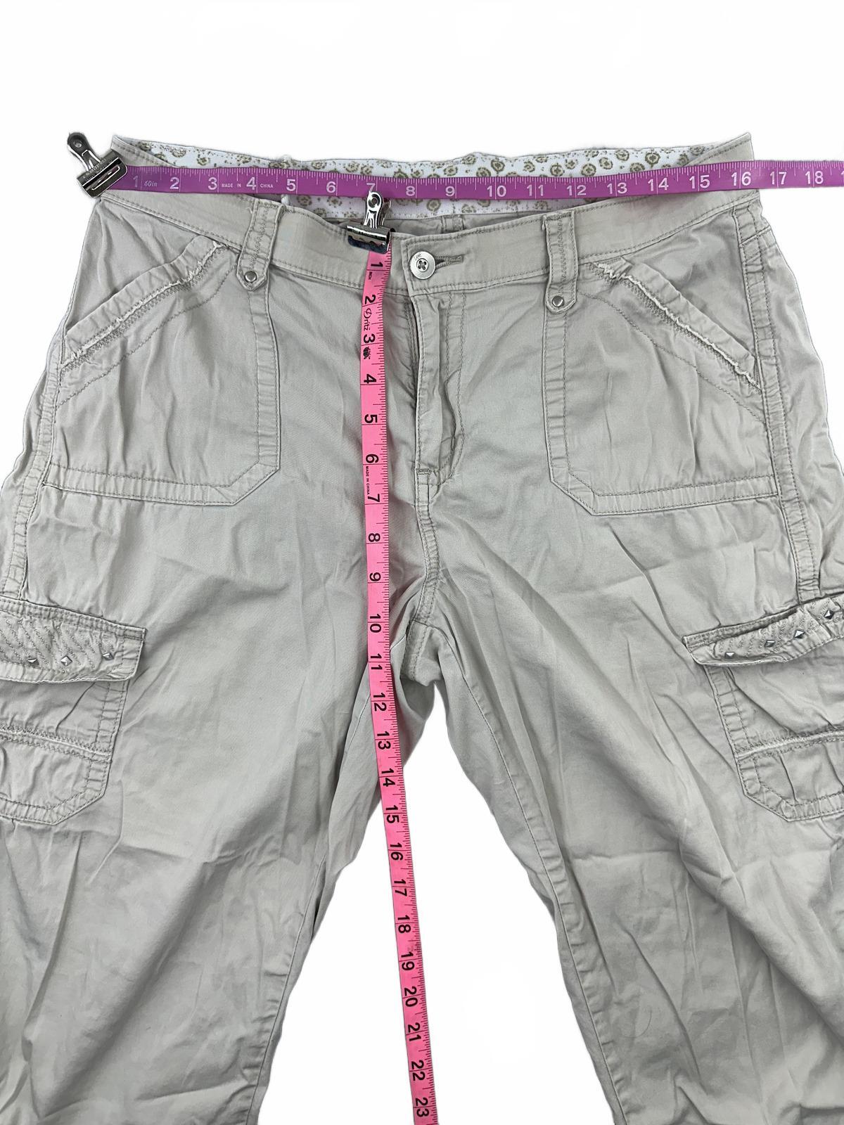 Lee Sinfully Soft Beige Cargo Capri Shorts Medium Casual Utility Summer