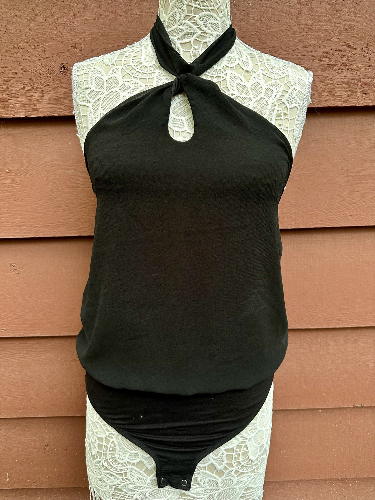 Maurices Black Halter Keyhole Sleeveless Bodysuit Size Small Y2K Preppy Coquette