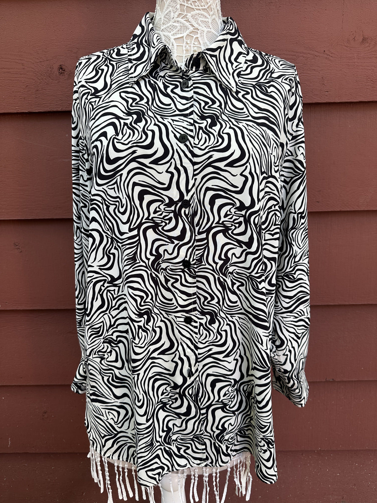 Liz Claiborne Black and White Abstract Swirl Button Up Shirt Y2K