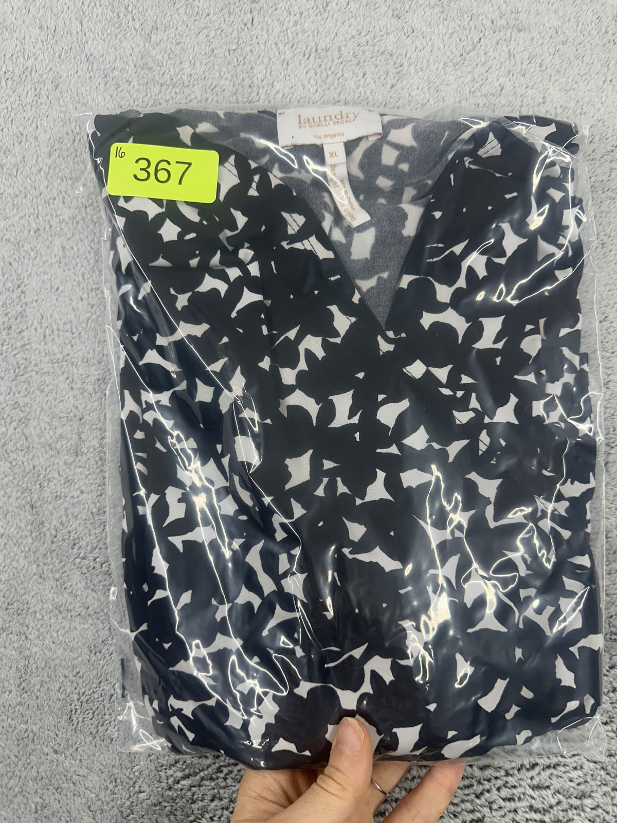 Laundry by Shelli Segal Black and White Abstract Print Wrap Top