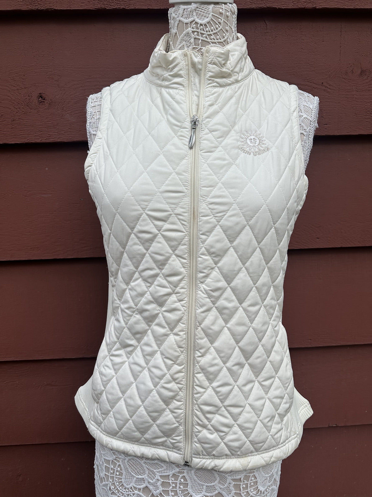 Straight Down Cloud Vest Cream Quilted