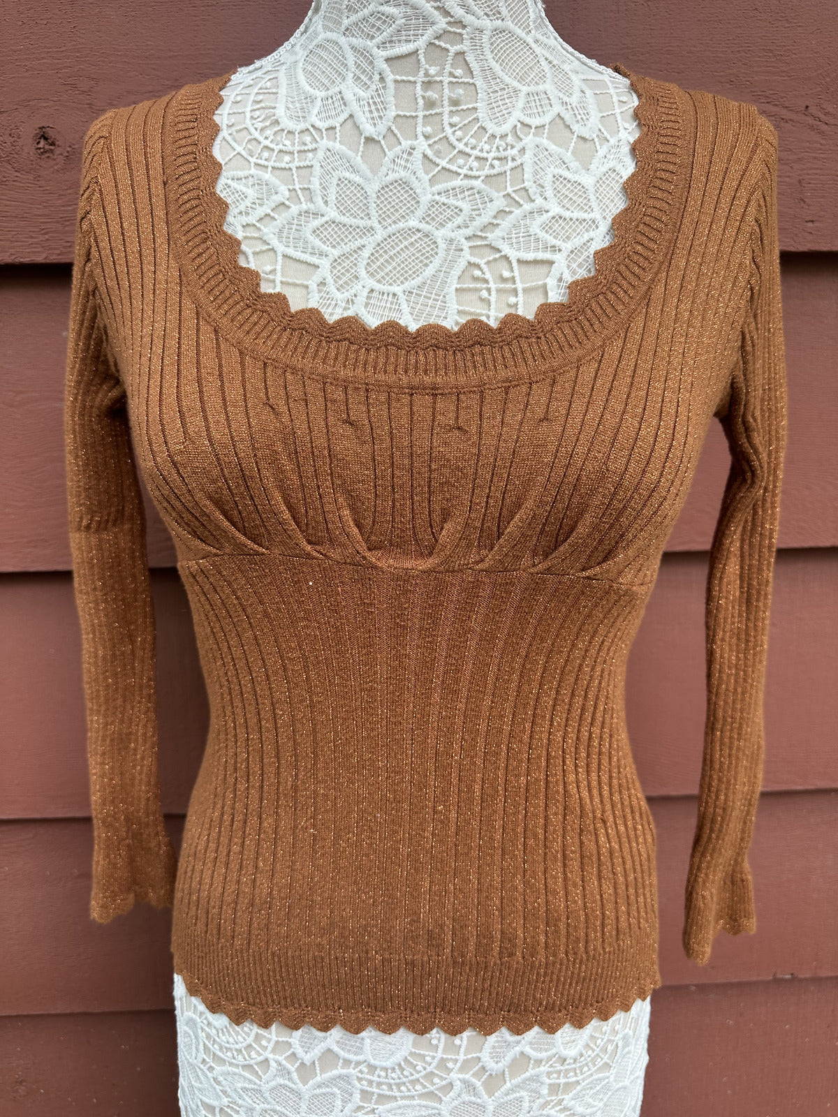 Jun & Ivy Metallic Copper Ribbed Knit Top with Scalloped Edges