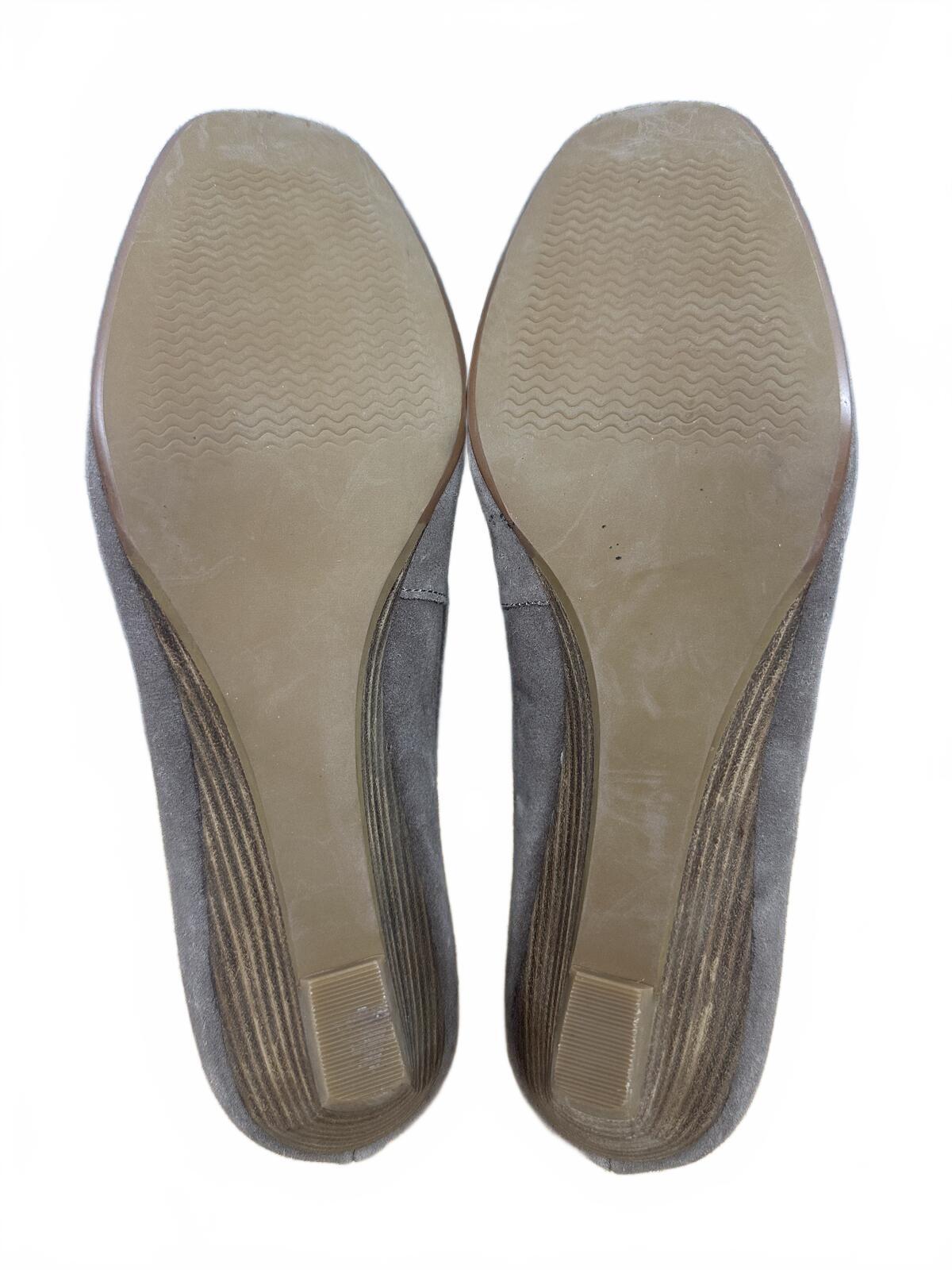 Coldwater Creek Gray Suede Loafers Classic Casual Business Casual Slip On Shoes