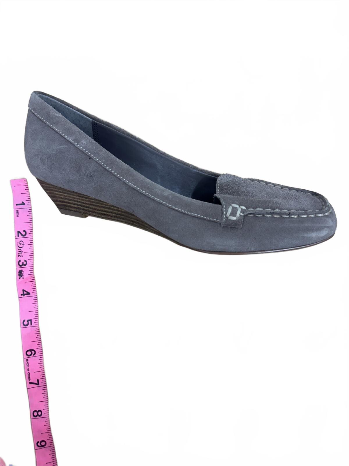 Coldwater Creek Gray Suede Loafers Classic Casual Business Casual Slip On Shoes