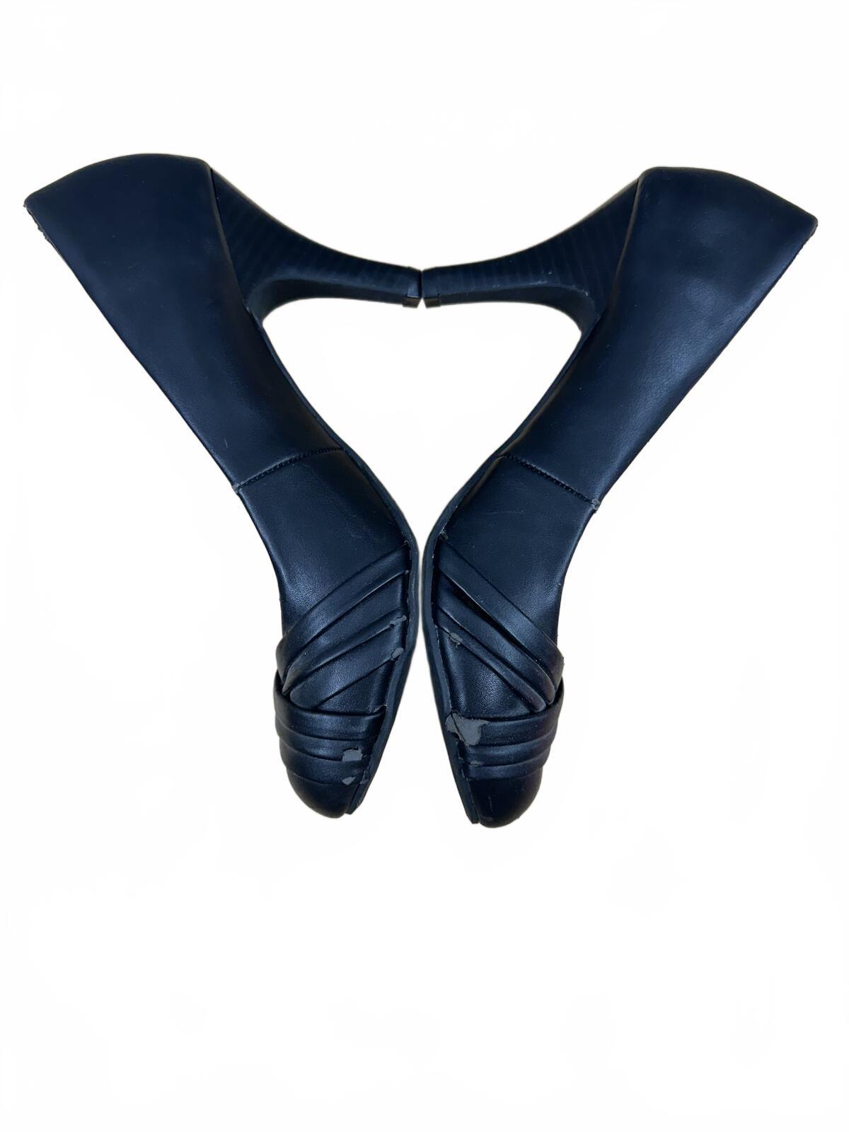 Report Ladee Black Pleated Pump