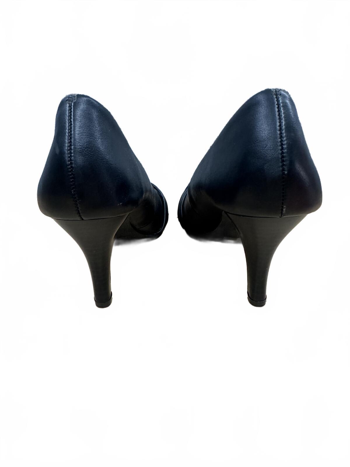 Report Ladee Black Pleated Pump